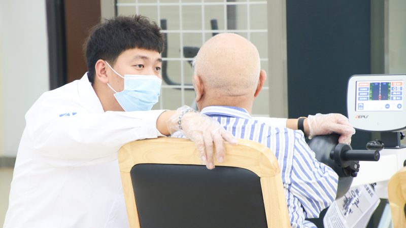 医院护工服务外包合同模板：关键要素与注意事项**