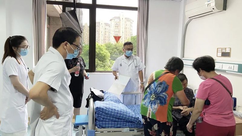 适老化改造是农村养老照护安装服务的重要组成部分，主要包括以下几个方面：